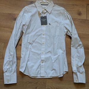 Abercrombie & Fitch Button Up - NWT - Large